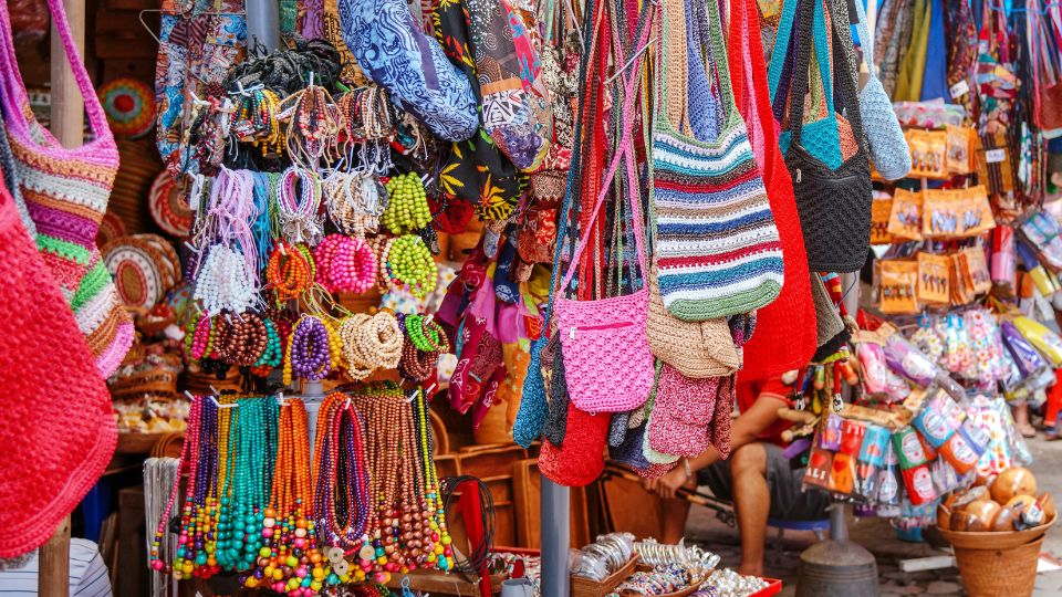 Image of markets in Bali where you negotiate prices
